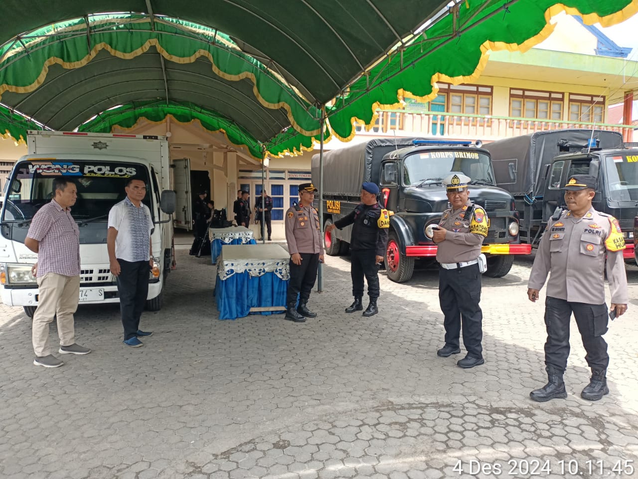 Ket Foto: Waka Polres Pamekasan, Kompol Andy Purnomo di dampingi jajarannya di Gedung PKP RI.