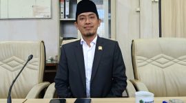 Ketua Fraksi PKB DPRD Pamekasan, Moh. Faridi saat diwawancarai di ruang Kerjanya di Komisi II DPRD Pamekasan.