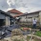 Personil Polres Pamekasan saat berada di lokasi arena sabung ayam.
