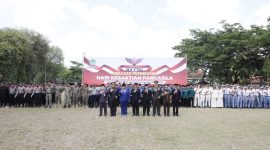 Sesi foto bersama Bupati - Wabup Pamekasan dan Forkompinda di lapangan Nagara Bakhti.