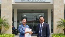 Ilustrasi gambar debitur dan management unit Bank Jatim