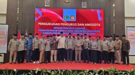Suasana pelantikan DPC PKDI Pamekasan di Azana Hotel.