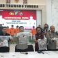 Keterangan Foto: Kapolres Pamekasan, AKBP Hendra Triyulianto didampingi Kasatreskrim, Kapolsek Kota dan Kasihumas saat mengungkapkan kasus penganiayaan.