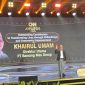Foto Ketua BMC Abdullah saat menerima penghargaan