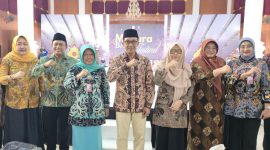 Sesi foto bersama Bupati Pamekasan, KH Kholilurrahman, Wakil Bupati Pamekasan, Sukriyanto bersama Kepala Bakorwil Madura.