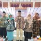 Sesi foto bersama Bupati Pamekasan, KH Kholilurrahman, Wakil Bupati Pamekasan, Sukriyanto bersama Kepala Bakorwil Madura.