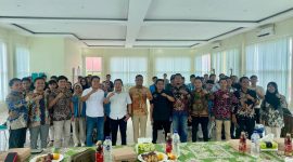 Foto bersama setelah acara pembukaan School Of Journalism.