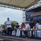 Bupati Pamekasan, KH Kholilurrahman saat memberikan sambutan diacara pembukaan Kejurprov Road Race 2025.