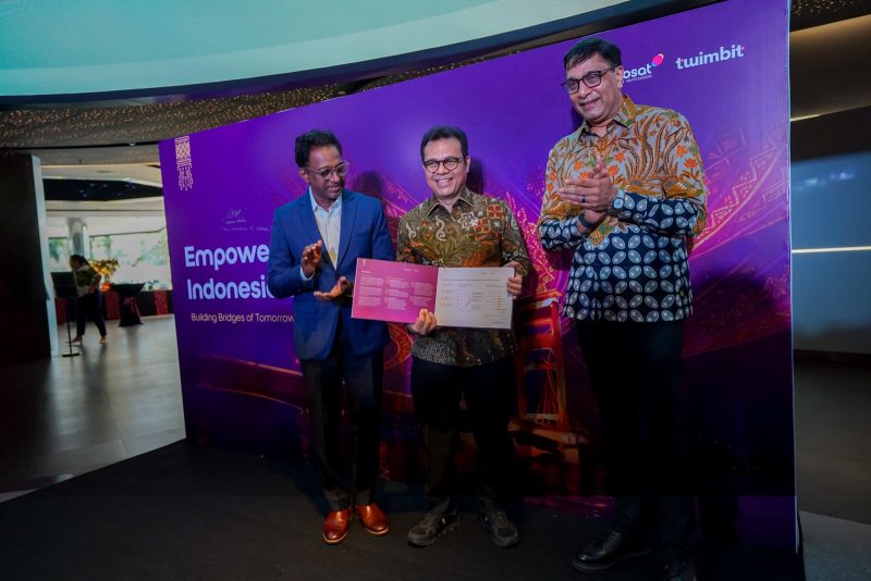 Peluncuran Empowering Indonesia Report 2025 bertema “Building Bridges of Tomorrow” oleh Indosat Ooredoo Hutchison (IOH) bersama perusahaan riset Twimbit.