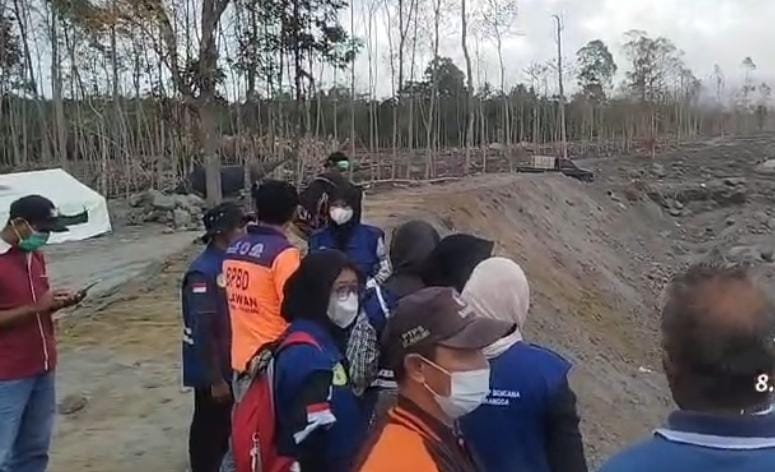 Relawan FRPB Pamekasan tiba di lokasi wilayah terdampak erupsi Gunung Semeru.