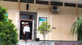 Zainal Arifin tampak keluar dari ruang sidang usai mengikuti sidang vonis.
