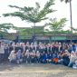 Foto bersama sebelum melakukan aksi Galang dana.