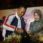 Prosesi pemotongan tumpeng oleh Ketua BIP, Ali Zainal Abidin didampingi sang istri.