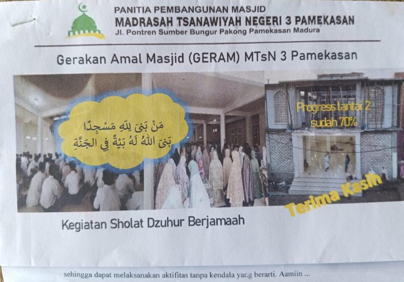 Amplop yang diterima oleh wali murid.