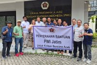 Foto bersama Pengurus PWI Jawa Timur.