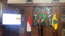 Mahfud MD saat menyampaikan orasi kebangsaan dan penegakan hukum di Pendopo.