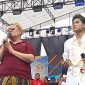 Haji Her Duet dengan Valen DA7 di acara penyambutan sekaligus Konser Perdana di Pamekasan.