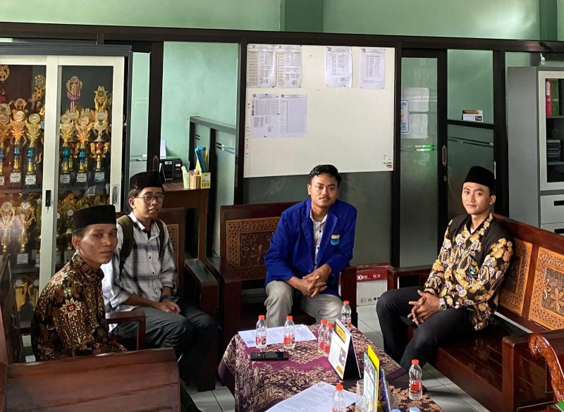 Pimpinan Ma’had Annur Kutorejo, Ahmad Masduqi, saat ditemui di kantornya.