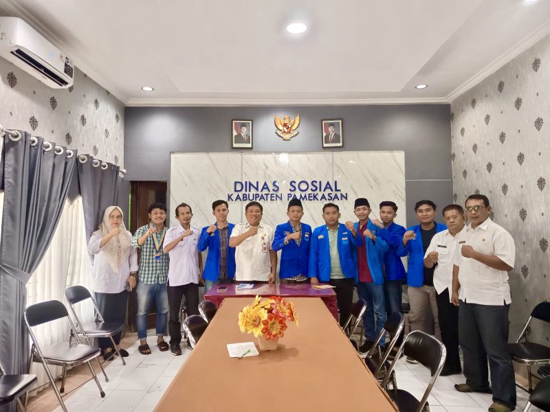 Foto PC PMII Pamekasan bersama Dinas Sosial Kabupaten Pamekasan