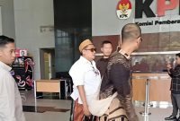 CEO Bawang Mas Group, Haji Her berada di Gedung KPK.