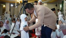 Founder BIP Foundation, H. Ali Zainal Abidin, saat menggelar acara santunan anak yatim.