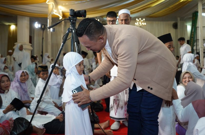 Founder BIP Foundation, H. Ali Zainal Abidin, saat menggelar acara santunan anak yatim.