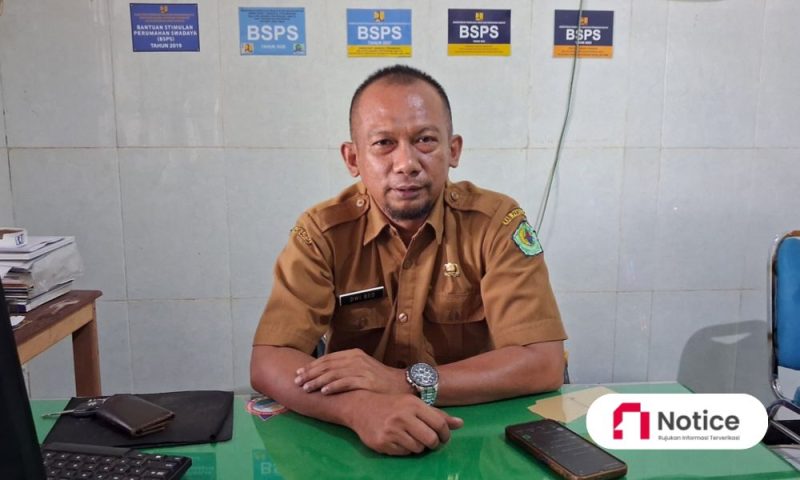 Staf Fungsional Penata Kelola Perumahan DPRKP Pamekasan, Dwi Budayana Eka, saat diwawancarai