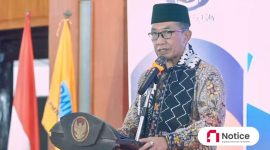 Dr. Drs. K.H. Kholilurrahman, S.H., M.Si. Bupati Pamekasan saat melakukan sambutan