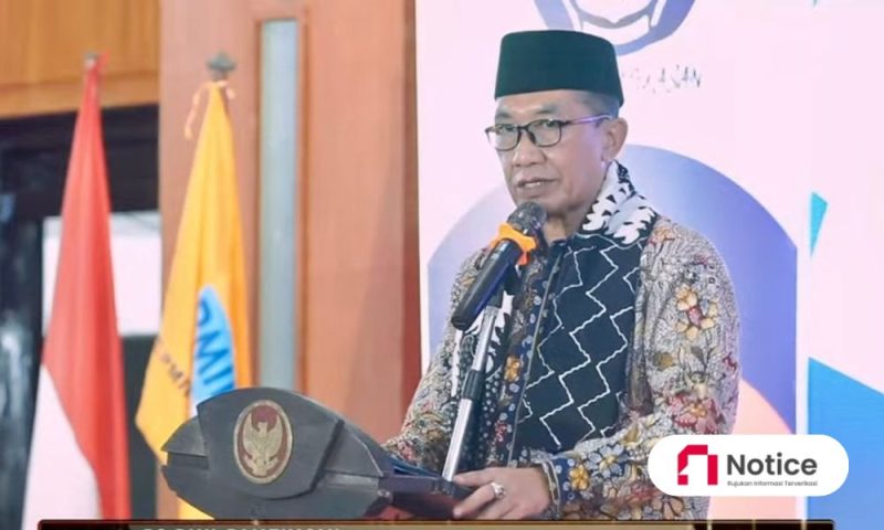 Dr. Drs. K.H. Kholilurrahman, S.H., M.Si. Bupati Pamekasan saat melakukan sambutan