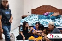 Terduga komplotan pencuri emas saat dibekuk polisi.
