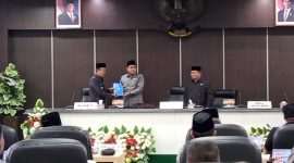 Keterangan foto: Suasana Rapat Paripurna DPRD Pamekasan bersama Bupati Pamekasan.
