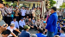 PMII saat melakukan dialog dengan Bupati Pamekasan