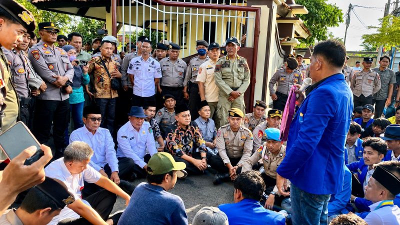 PMII saat melakukan dialog dengan Bupati Pamekasan