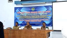 Kepala Dinas Kelautan dan Perikanan (Diskan) Pamekasan, Abdul Fata, saat membuka kegiatan Bimbingan Teknis (Bimtek) Budidaya Ikan Air Tawar.