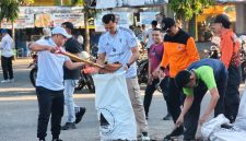 Wakil Bupati Pamekasan H. Sukriyanto bersama jajaran OPD memimpin aksi gotong royong massal dalam program Pamekasan Bersih di kawasan Terminal Lama Lawangan Daya.
