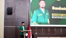 Foto Achmad Jadid Ketua PAC GP Ansor Tlanakan saat sambutan