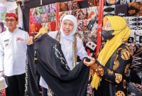 Foto Gubernur Jawa Timur, Khofifah Indar Parawansa