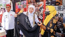 Foto Gubernur Jawa Timur, Khofifah Indar Parawansa