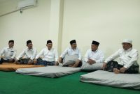 Pengurus PBNU bersama PWNU beserta panitia melakukan peninjauan terhadap fasilitas penginapan.