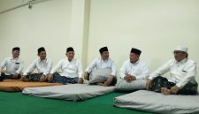 Pengurus PBNU bersama PWNU beserta panitia melakukan peninjauan terhadap fasilitas penginapan.