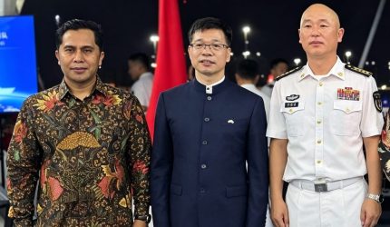 Ketua Pimpinan Wilayah Gerakan Pemuda Ansor Jawa Timur, H. Musaffa Safril, saat foto bersama.