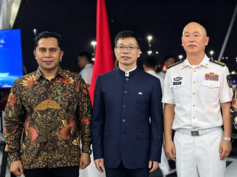 Ketua Pimpinan Wilayah Gerakan Pemuda Ansor Jawa Timur, H. Musaffa Safril, saat foto bersama.