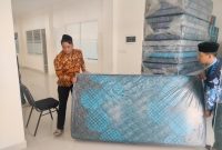 Ribuan Kasur untuk Muktamar ke-35 NU tiba di Komplek Pondok Pesantren Bahrul Ulum (PPBU) Tambakberas, Jombang.