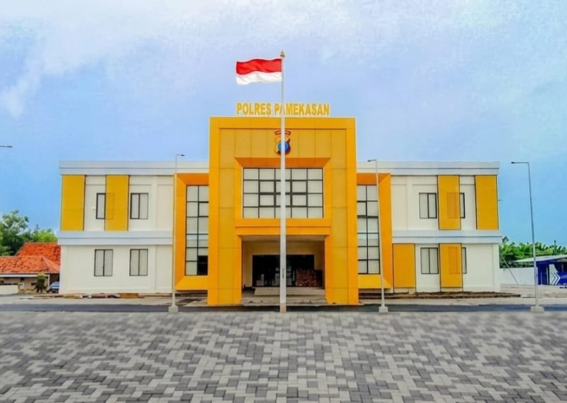 Kantor Polres Pamekasan tampak depan.