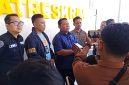 Kasat Reskrim Polres Pamekasan AKP Yoyok Hardianto, saat mengungkap prihal penjemputan paksa Direktur CV Dzarrin.