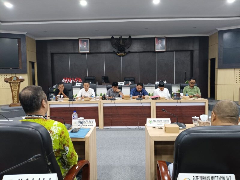 Suasana Audiensi tentang Korban Investasi Bodong oleh eks Pegawai BRI.