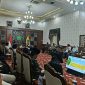 Suasana Rapat sosialisasi yang berlangsung di Peringgitan Dalam Mandhapa Agung Ronggo Sukowati, Pamekasan, Kamis (13/8/2026).