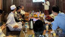 Musyawarah Nahdlatut Turots menjelang muktamar ke-35 NU.