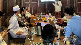 Musyawarah Nahdlatut Turots menjelang muktamar ke-35 NU.