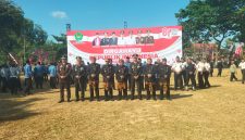Sesi foto bersama Bupati dan Wabup Pamekasan bersama Forkopimda Pamekasan usai menggelar upacara HUT ke-81 RI.